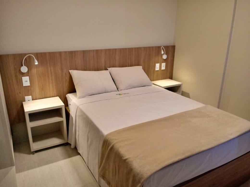 Piazza Diroma Flats Temporada 3*